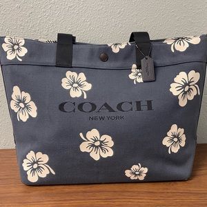 Coach Men’s Aloha Tote 38